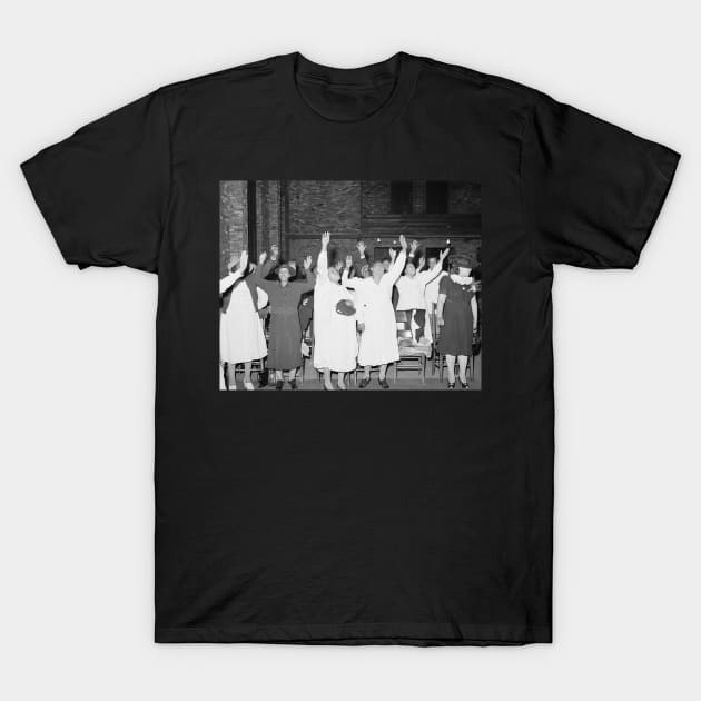 Praising the Lord, 1941. Vintage Photo T-Shirt by historyphoto